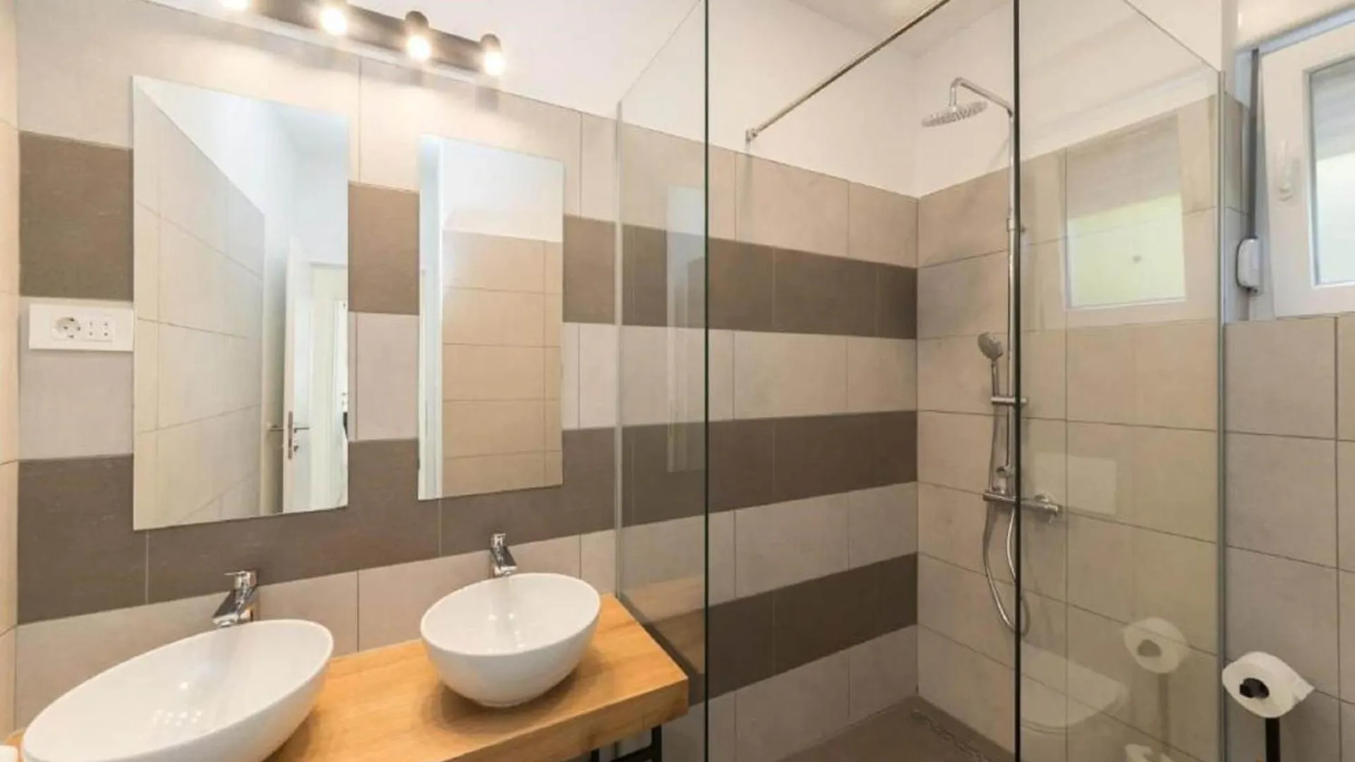 Luxury Villas Bellavista - Four Bedroom Villa With Pool Pag Town