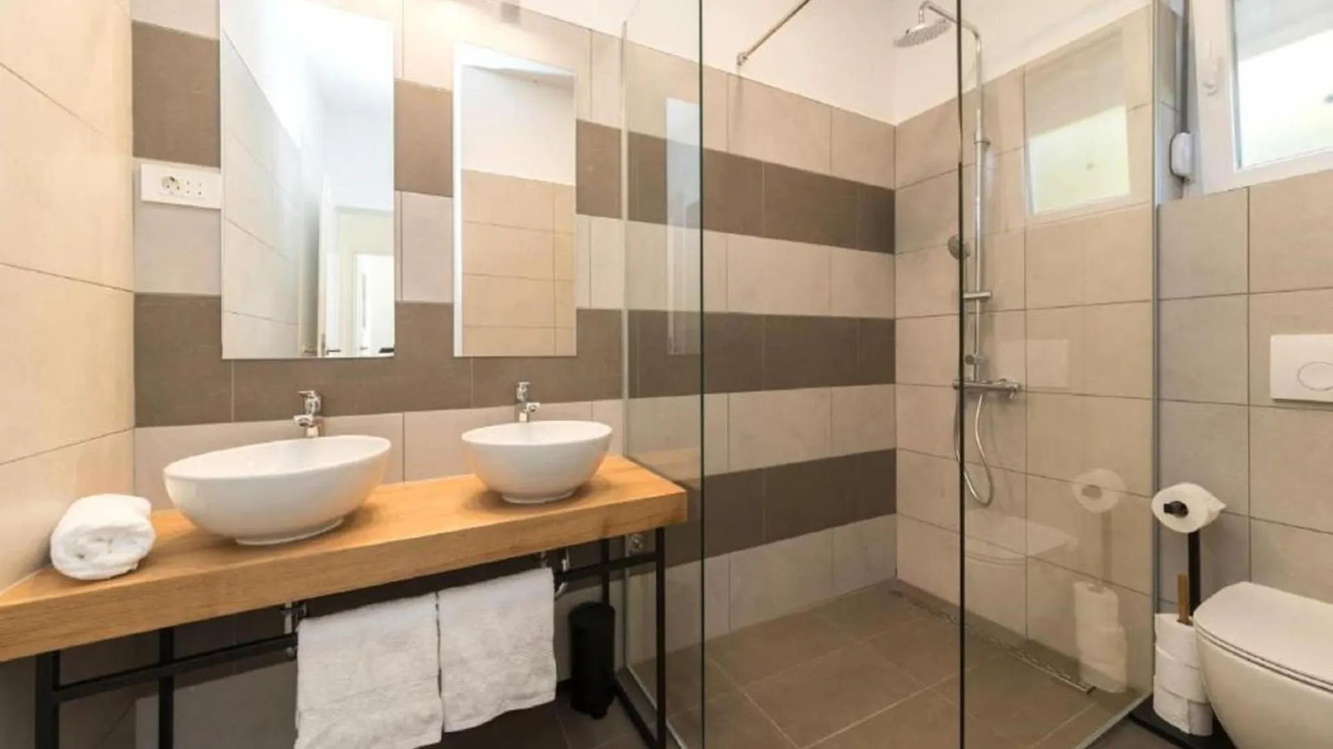 Luxury Villas Bellavista - Four Bedroom Villa With Pool Pag Town Kroatien